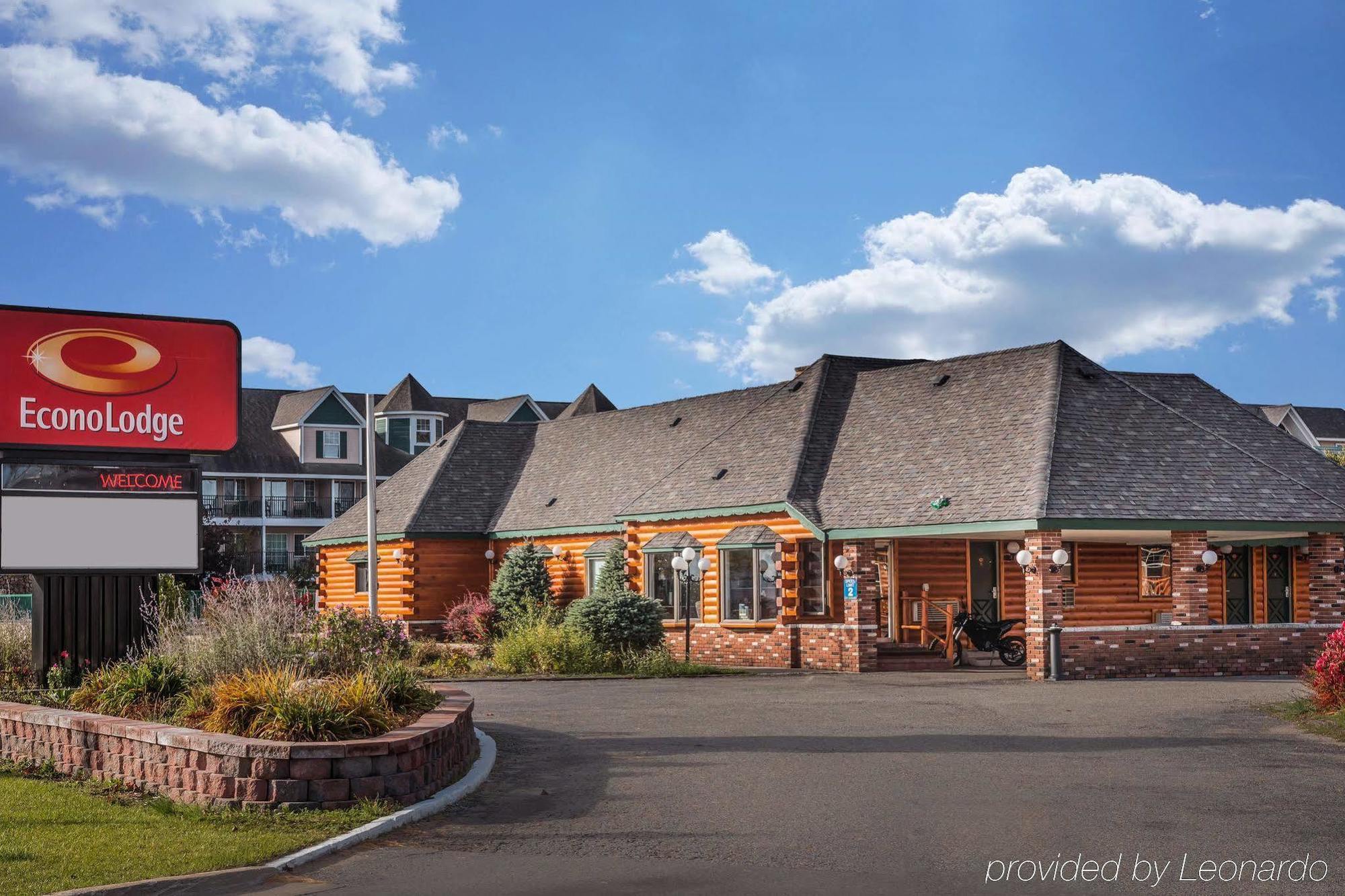 Econo Lodge Bayview Mackinaw City Exterior foto
