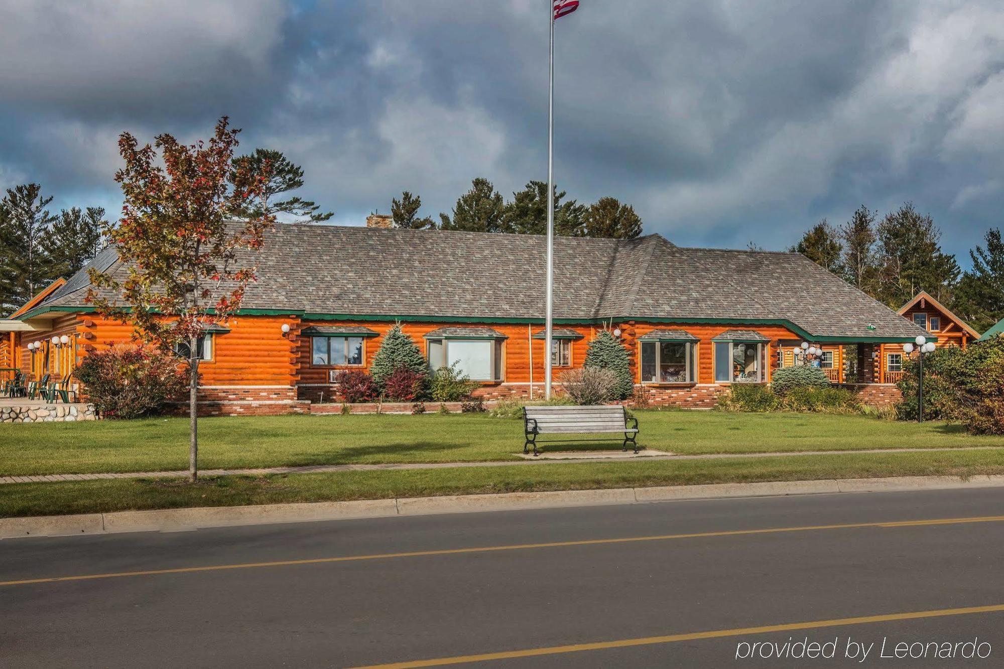Econo Lodge Bayview Mackinaw City Exterior foto