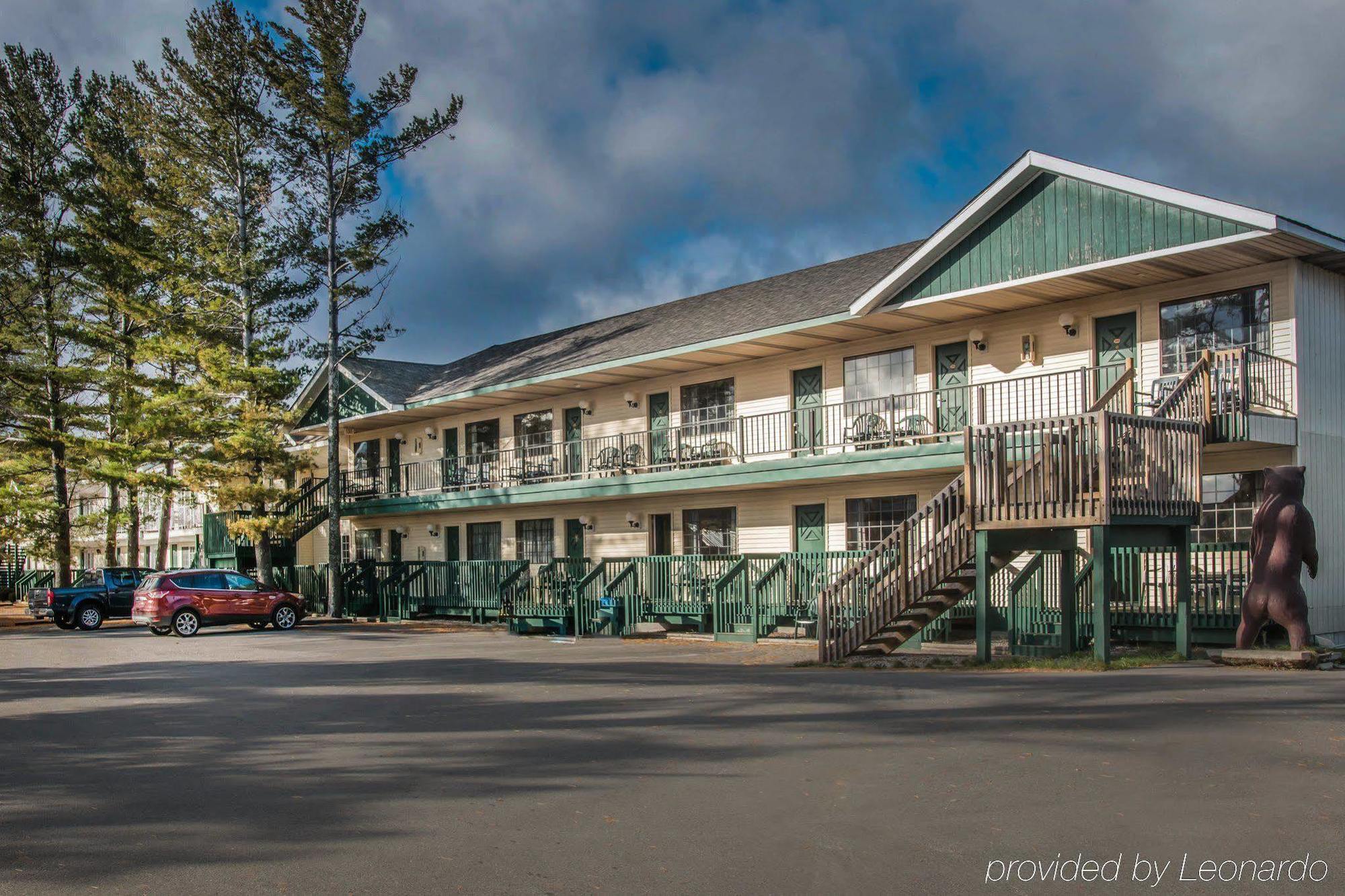 Econo Lodge Bayview Mackinaw City Exterior foto