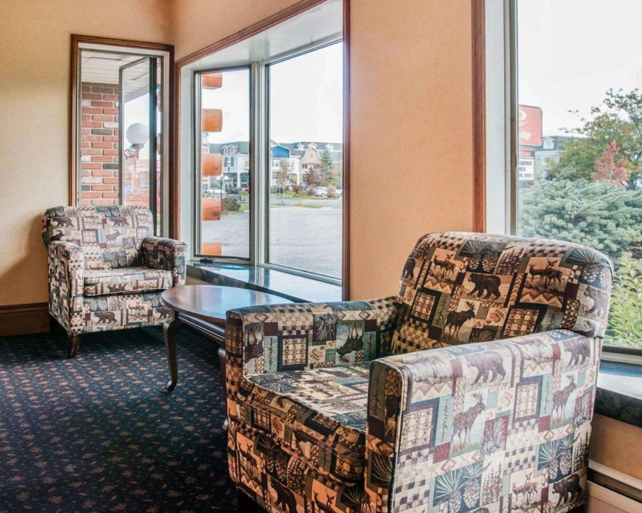 Econo Lodge Bayview Mackinaw City Exterior foto