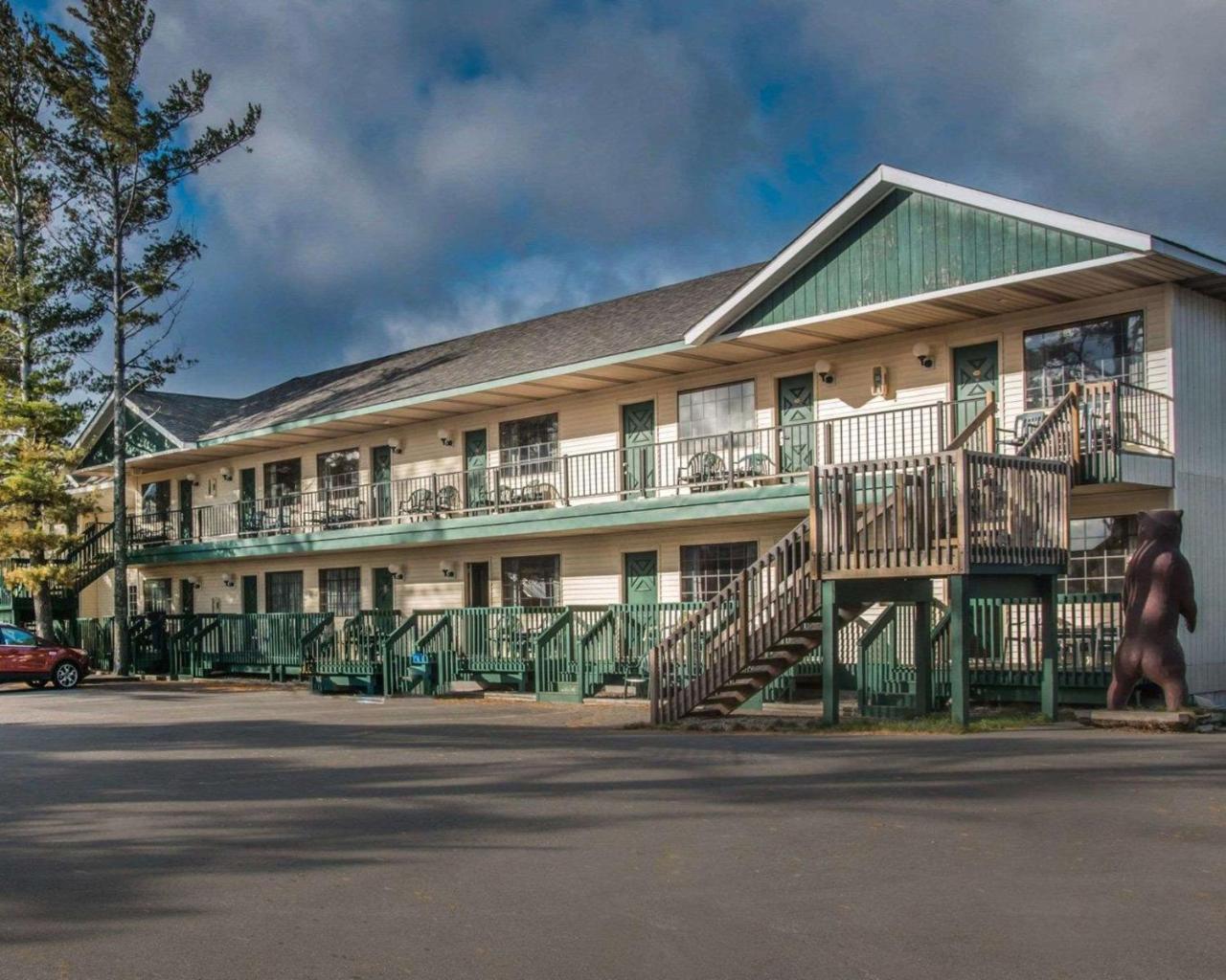 Econo Lodge Bayview Mackinaw City Exterior foto