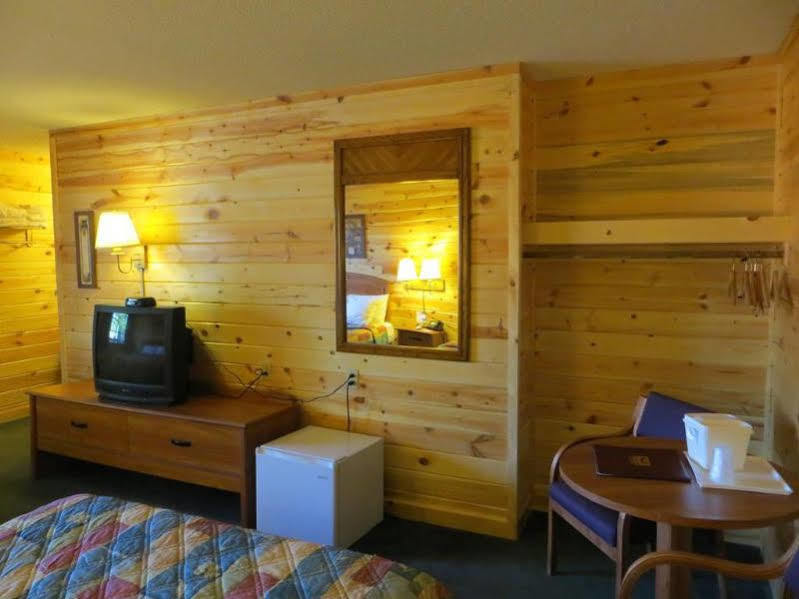 Econo Lodge Bayview Mackinaw City Exterior foto